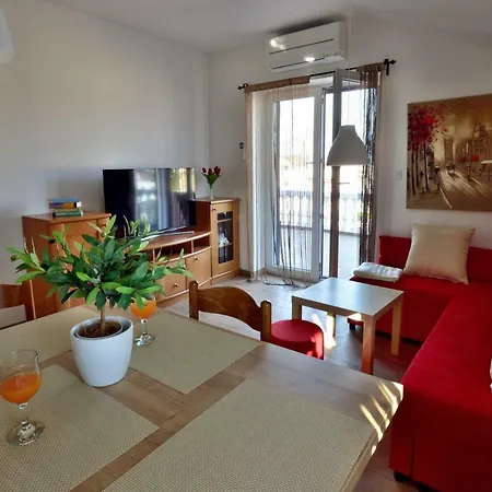 Apartament Julija